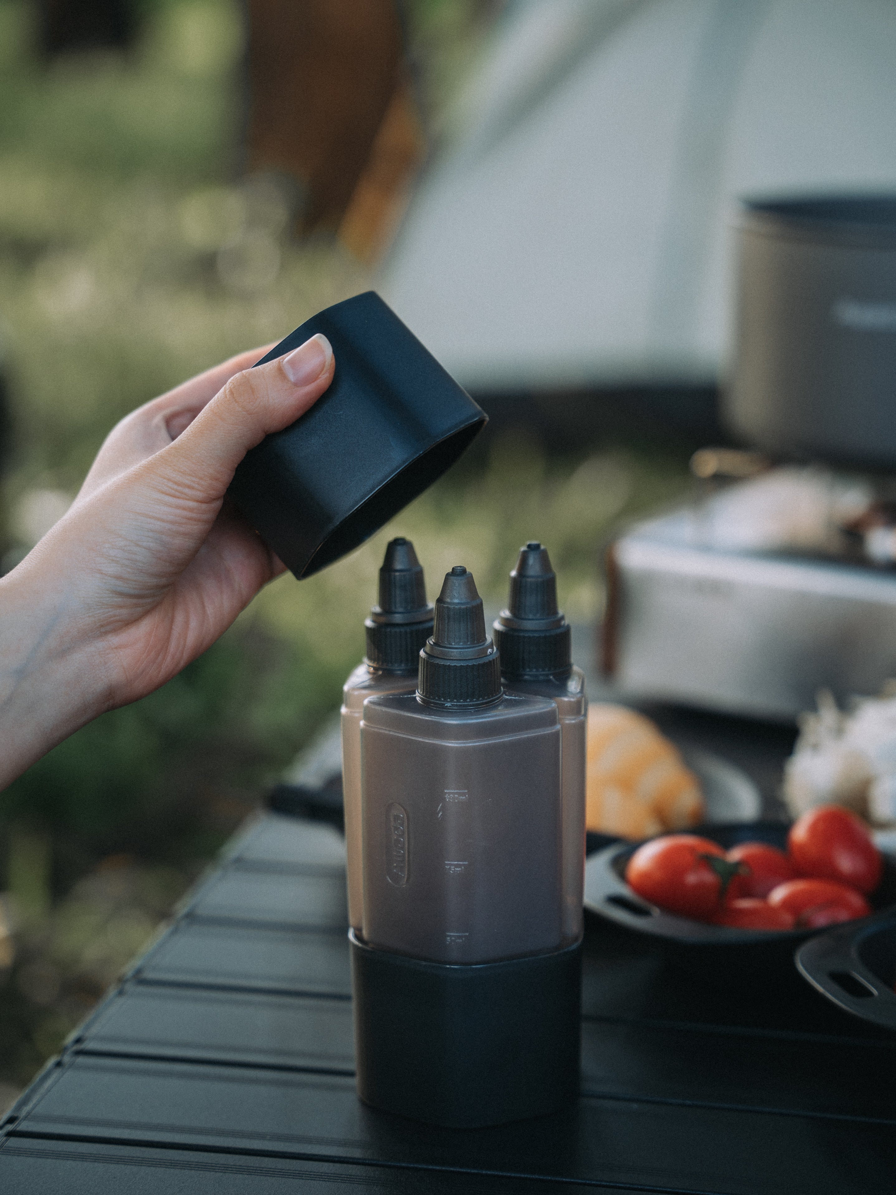 Awadaアウトドア用調味料入れ(黒色)2-pc CONDIMENT BOTTLE SET(BLK)